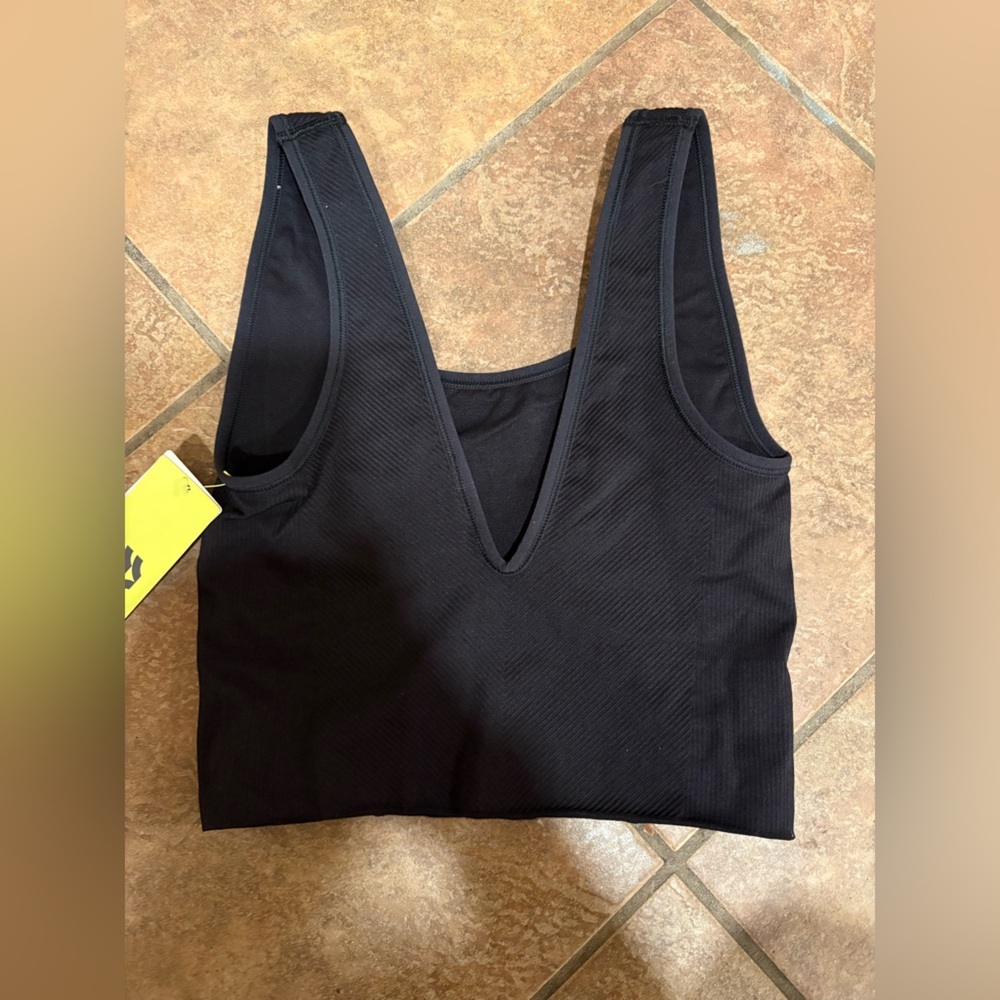 Sweat resistant sports bra size small - Picture 2 of 3